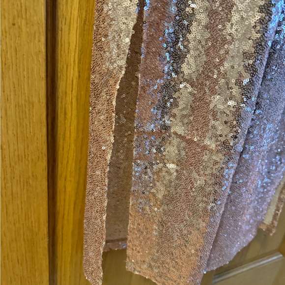 Rose gold sequins dress - Picture 7 of 10